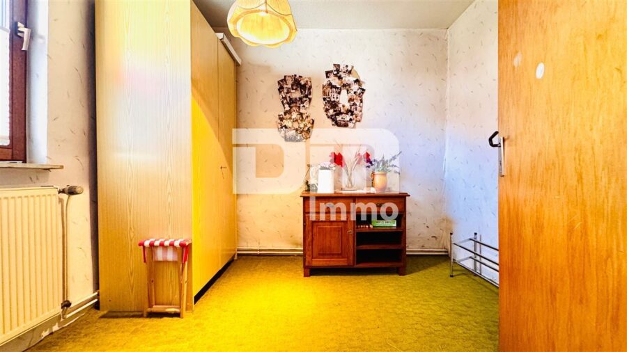 (R)eserviert!Gepflegtes Einfamilienhaus mit 2 Nebengebäuden und Garten - OG Kinderzimmer / Gästezimmer